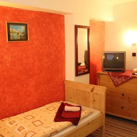 Hotel Garni Anne-mary Piest'any