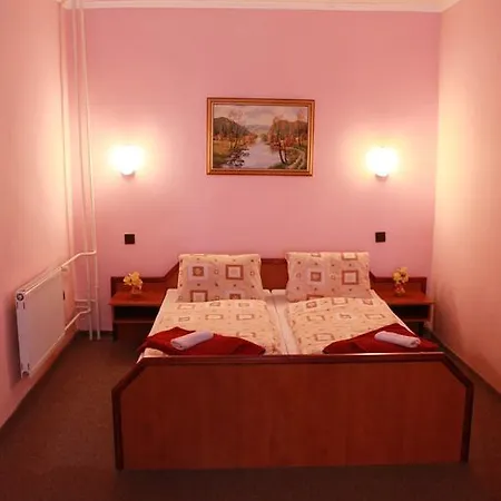 Garni Anne-mary 3*
