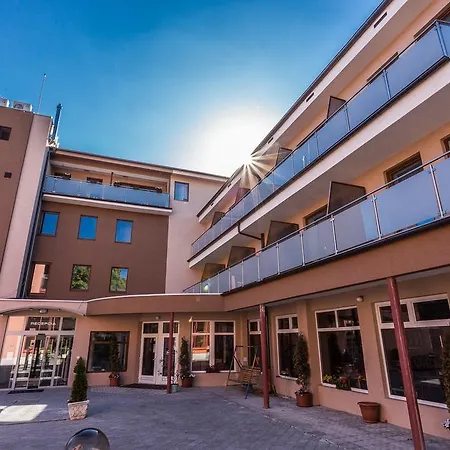 Hotel Garni Anne-mary Piest'any